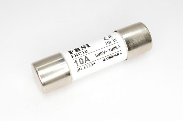 Предохранитель быстродействующий, aR, 10А, 690В AC/700В DC, 10x38мм FRC10 690/700V 10A AR FRZ на сайте frsielectric.ru