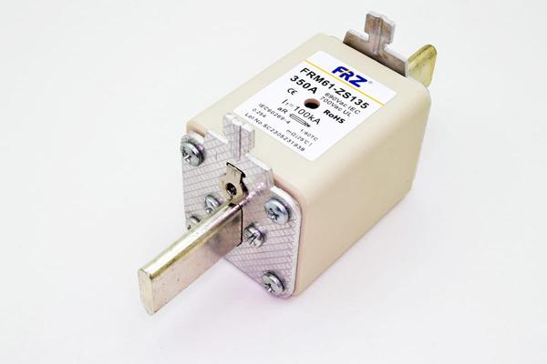 Предохранитель быстродействующий, aR, 350А, 690В AC, DIN1 FRM61-ZS135 690V/700V 350A AR FRZ на сайте frsielectric.ru